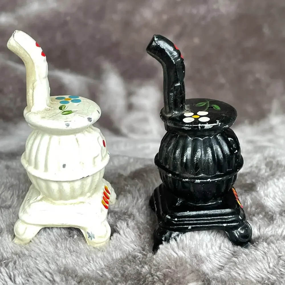 Cast Iron Pot Belly Stove Salt & Pepper Shakers Vintage Farmhouse Rustic Cabin
